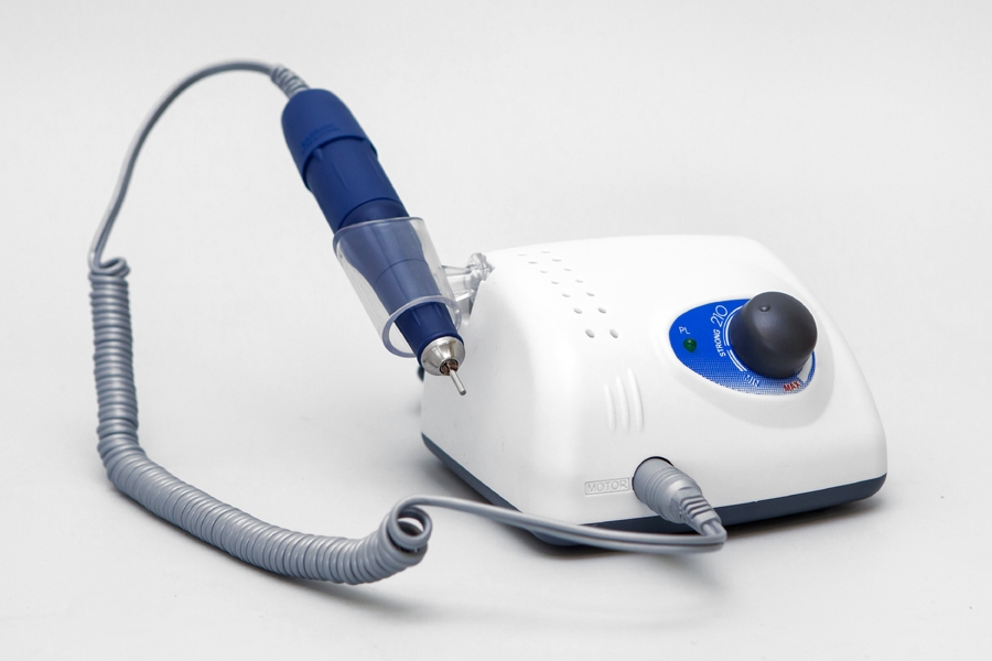 Аппарат для маникюра Strong 210/105L (без педали с сумкой)